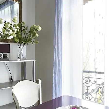 Lauriston Halldis Apartment *